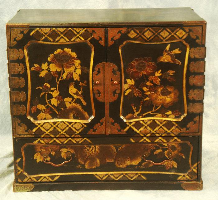 Lacquer decorated Chinese side cabinet,