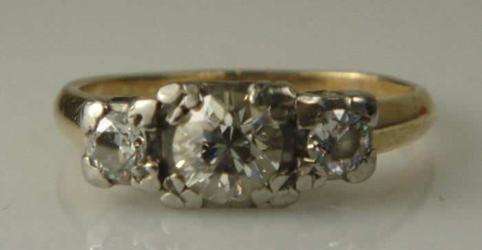 14K WG 3 stone diamond ring about 3cd6a