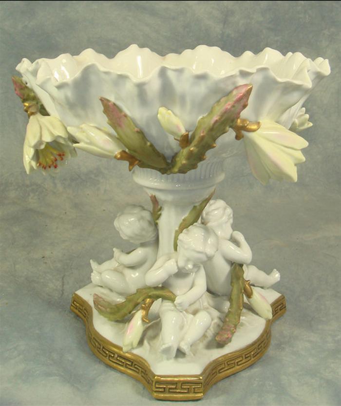 Porcelain shell form compote with 3ce0f