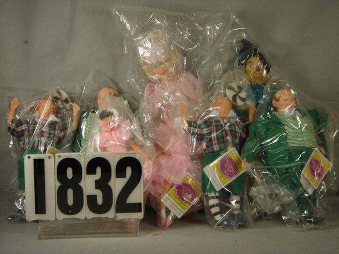 Lot of 8 Wizard of Oz related dolls,