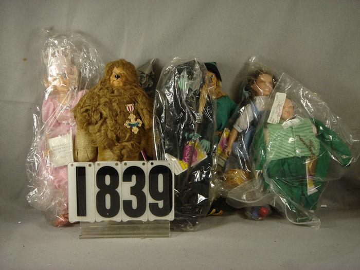 Lot of 7 Wizard of Oz related dolls,