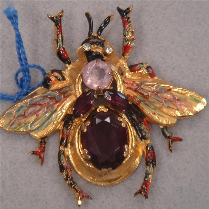 Wonderful bee brooch with enamel 3d3de