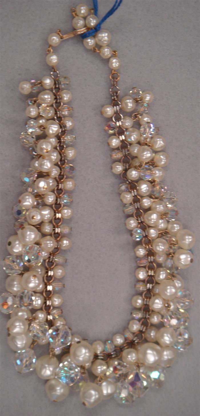 Faux pearl and crystal bib Estimate 3d404