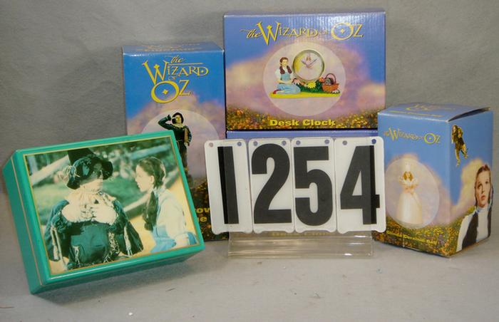 Lot of 5 Wizard of Oz related items 3d1c8