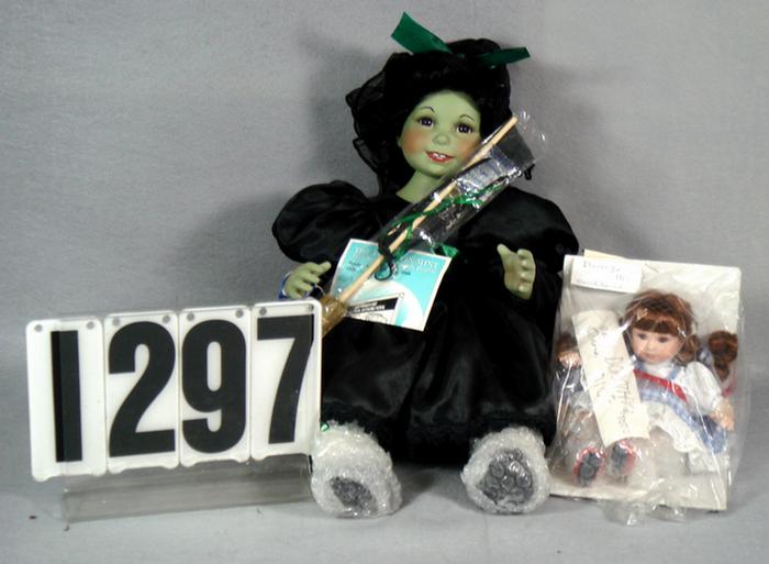 Lot of 2 porcelain Wizard of Oz related
