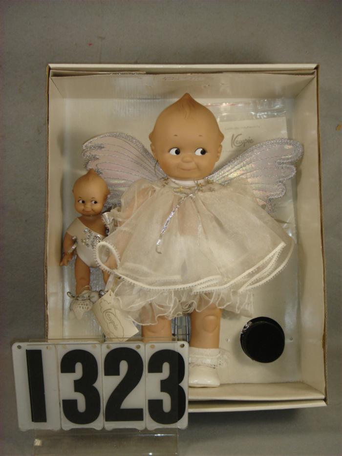 Pair of Kewpie dolls in original 3d202
