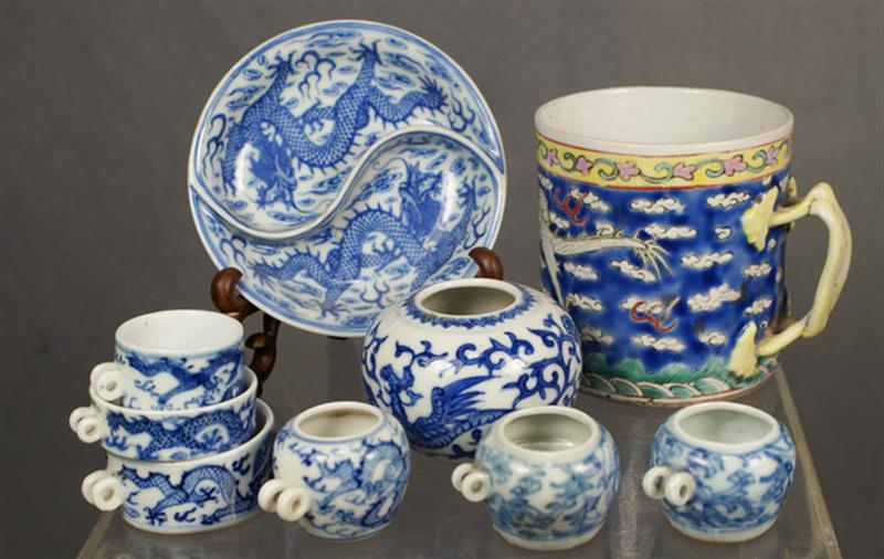 Lot of 12 20th c Chinese porcelain