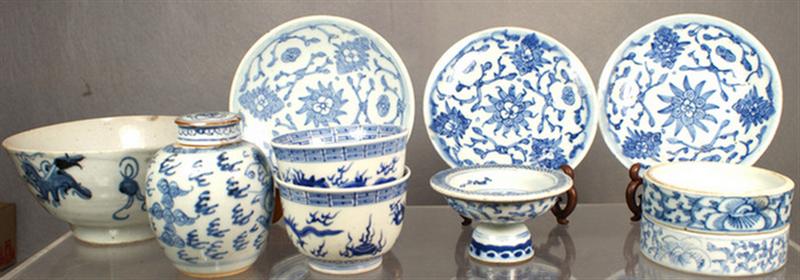 Lot of 10 19th/20th c Chinese porcelain
