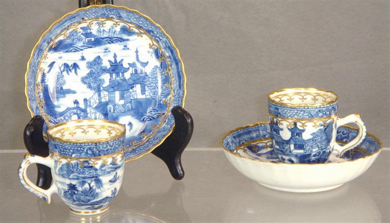 Pair of 19th c Chinese export porcelain 3d642