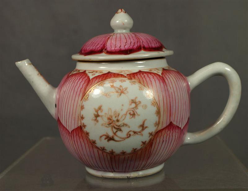 Chinese Export porcelain teapot,