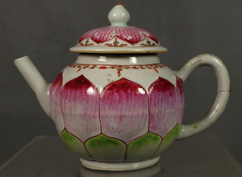 Chinese Export porcelain teapot,