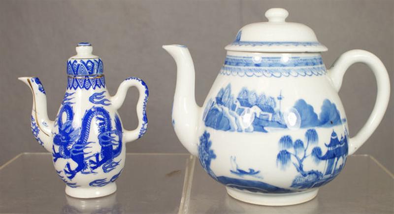 Canton Chinese porcelain teapot  3d653