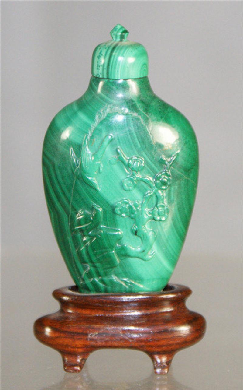  1 Finely carved malachite snuff 3d69c