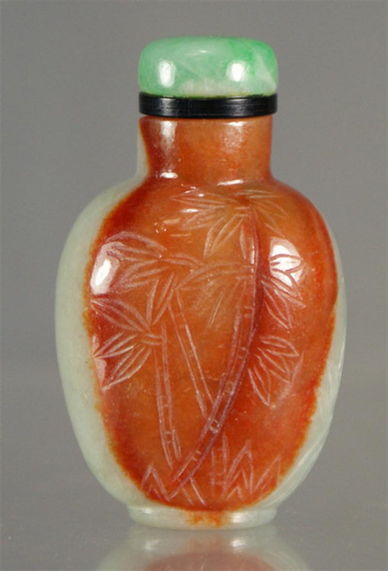  1 carved jadeite snuff bottle  3d6c8