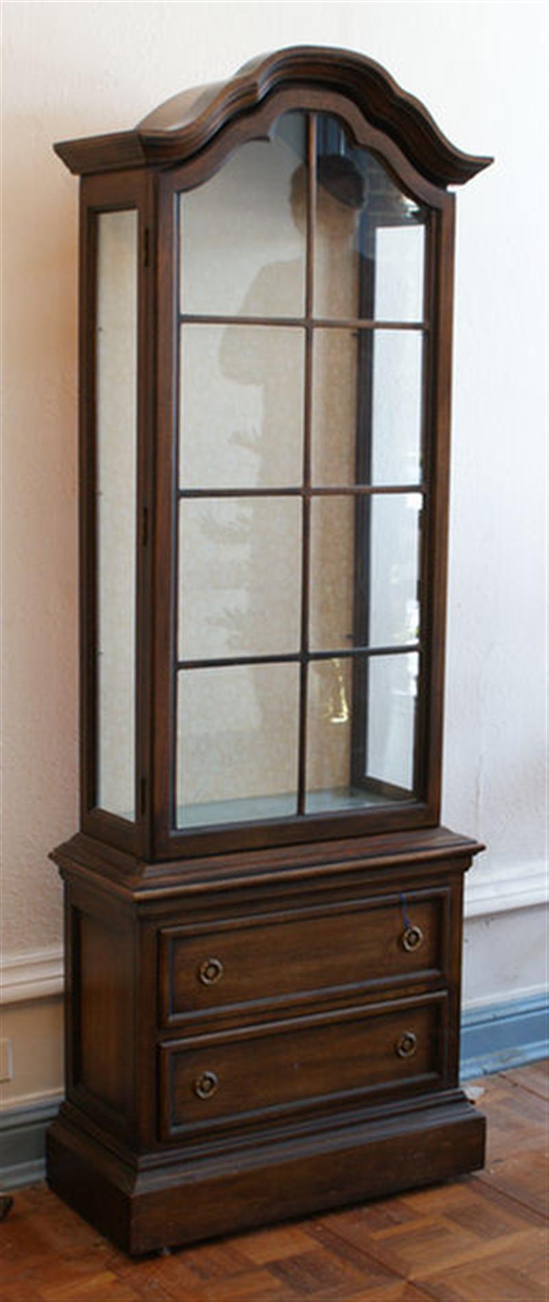 Mahogany Queen Anne style curio 3d816