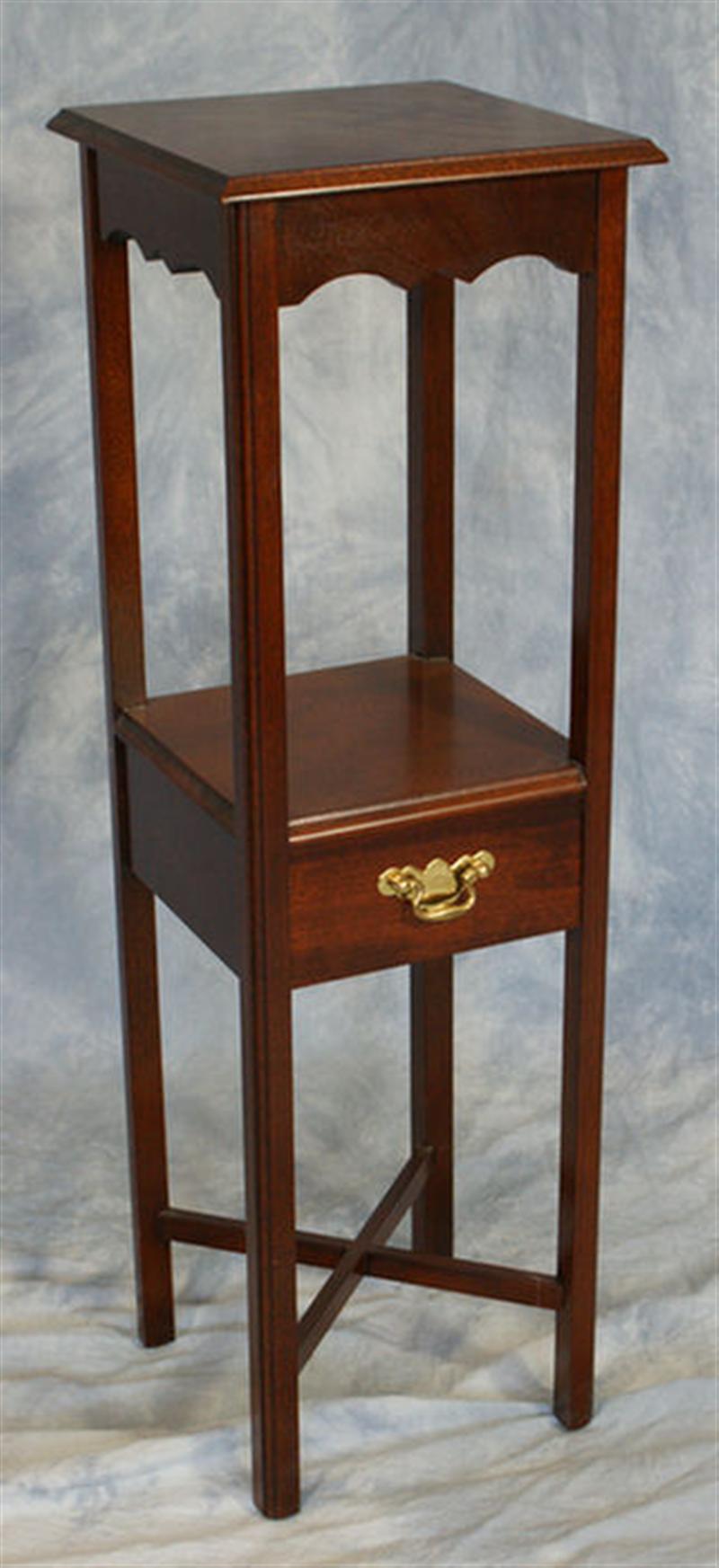 Mahogany Georgian style pedestal