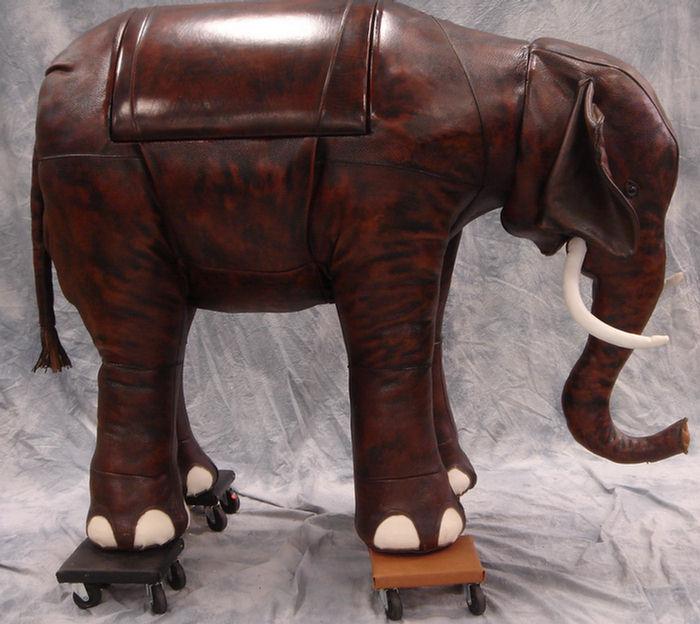 Leather elephant with bar compartment 3d4e2