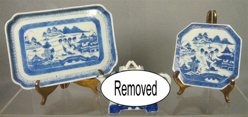 2 19th c Chinese Canton trays  3d5a6
