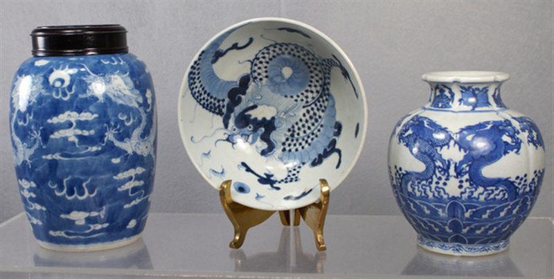 Lot of 3 19th 20th c Chinese porcelain 3d5dd