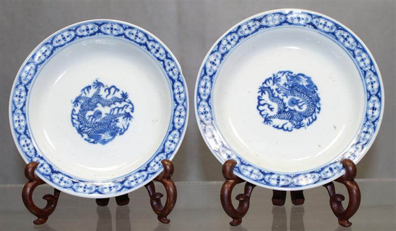 19/20th c pair of Chinese porcelain
