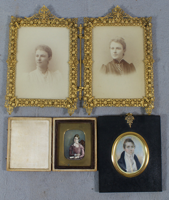  2 portraits on ivory 1 damaged  3da76