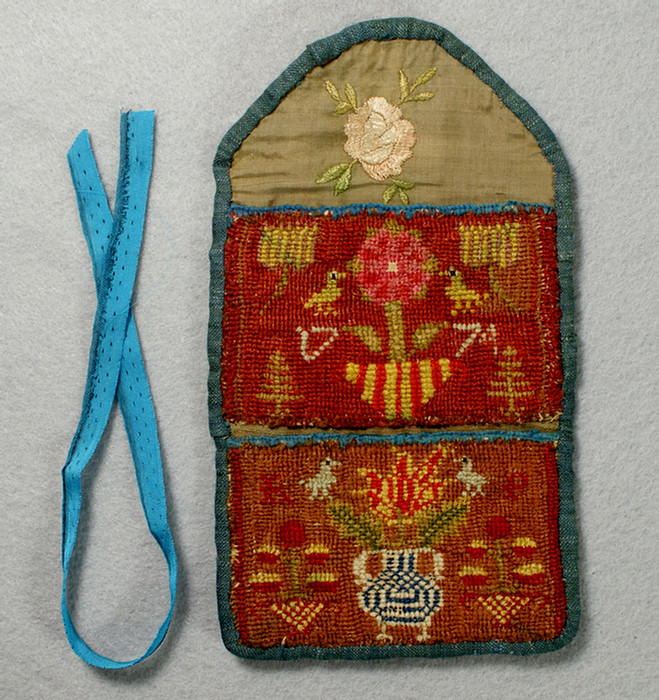 Embroidered needlework purse dated 3da9a