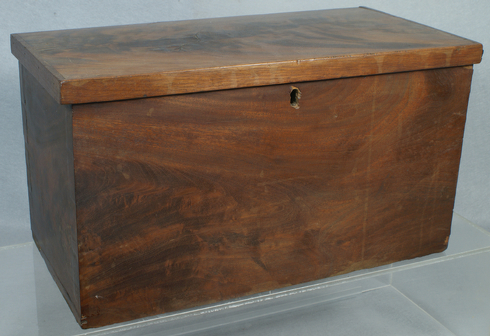 Mahogany veneer document box with 3dadf