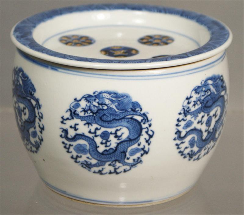 19th c Chinese porcelain bowl with 3dbba