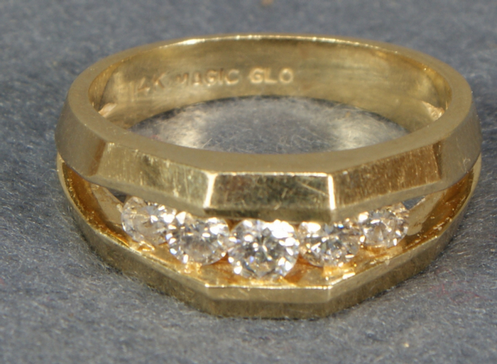 14K YG mans diamond ring, 5 stones,