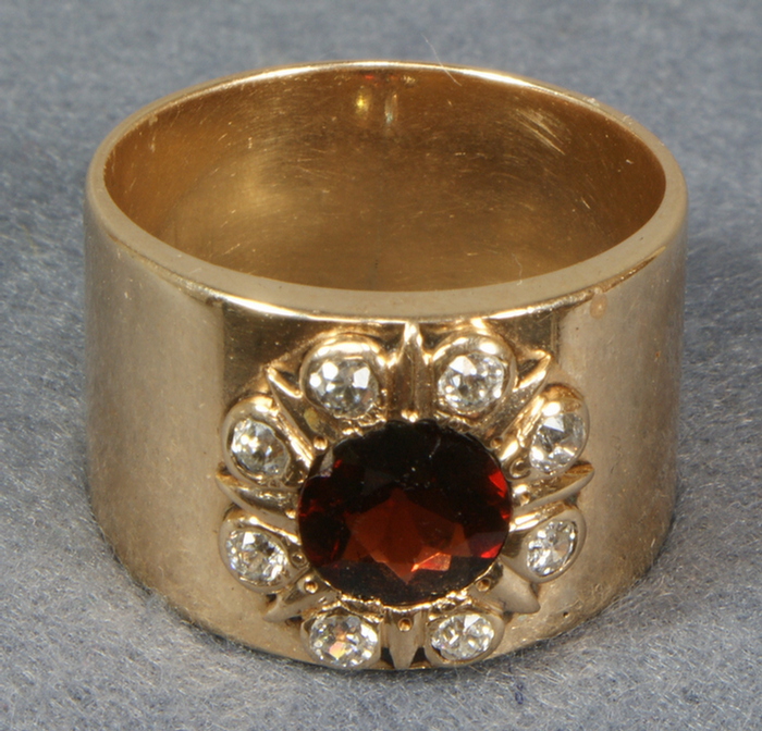 14K YG & garnet ring, 13.8 dwt,