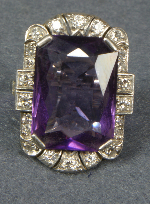 18K WG diamond and amethyst ladies