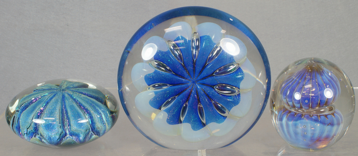  3 Robert Eickholt jellyfish paperweights  3d991