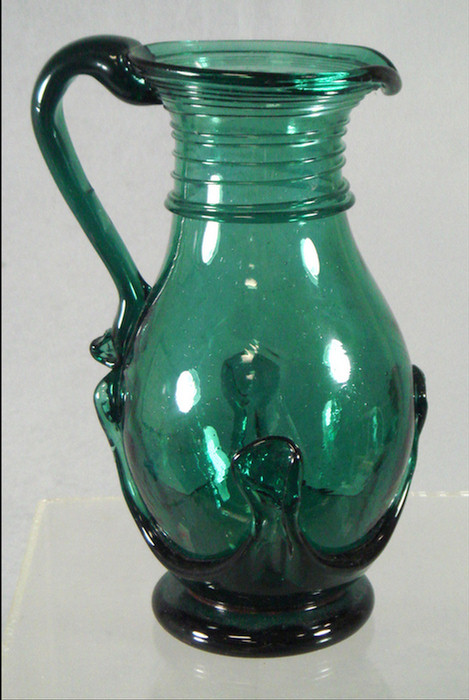 Free blown emerald green glass 3d9ab