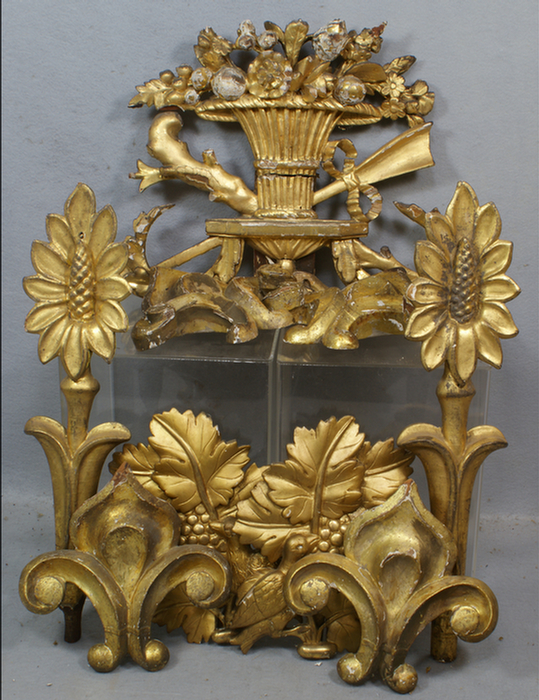 Lot of 9 pieces of carved and gilt