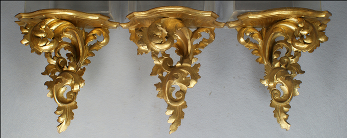 3 Italian carved and gilt wood 3dea0