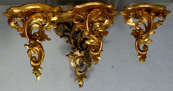 4 assorted gilt wood brackets,