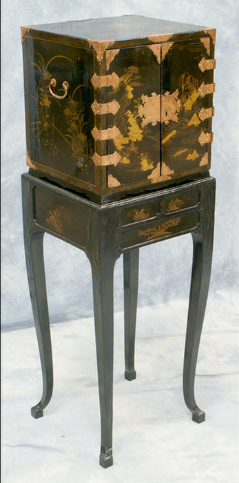 Lacquered Chinese jewelry cabinet 3df2f