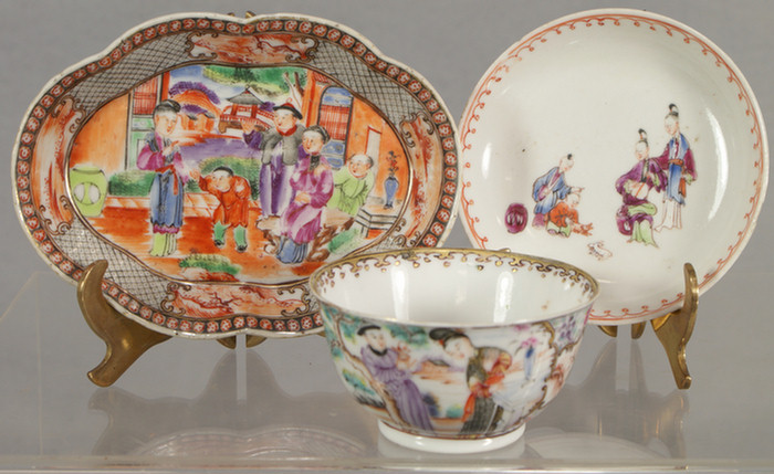 Chinese Export tea bowl, Mandarin design,