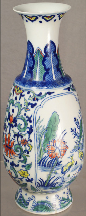 Chinese Wucai five color vase  3dcdb