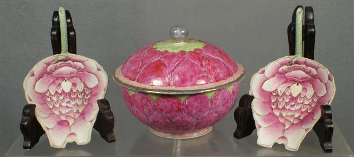 Republic period covered lotus bowl,