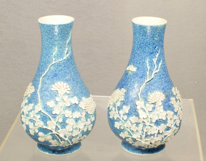 pr of Chinese vases 5 1 4 h robins 3dcec