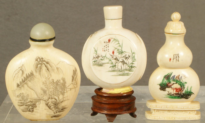 Lot of 3 ivory Chinese snuff bottles  3dd46
