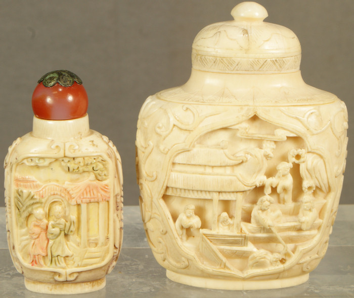 Lot of 2 ivory Chinese snuff bottles  3dd47