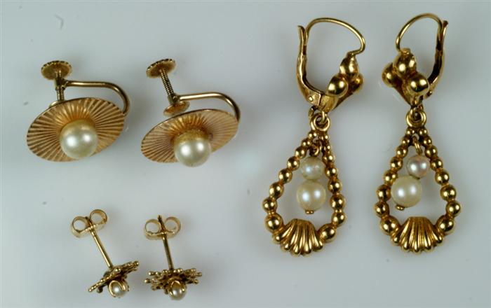  2 Pr 14K YG pearl earrings  3e2dd