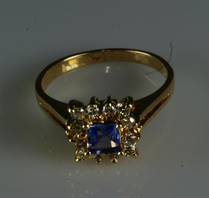 14K YG diamond & tanzanite ring,