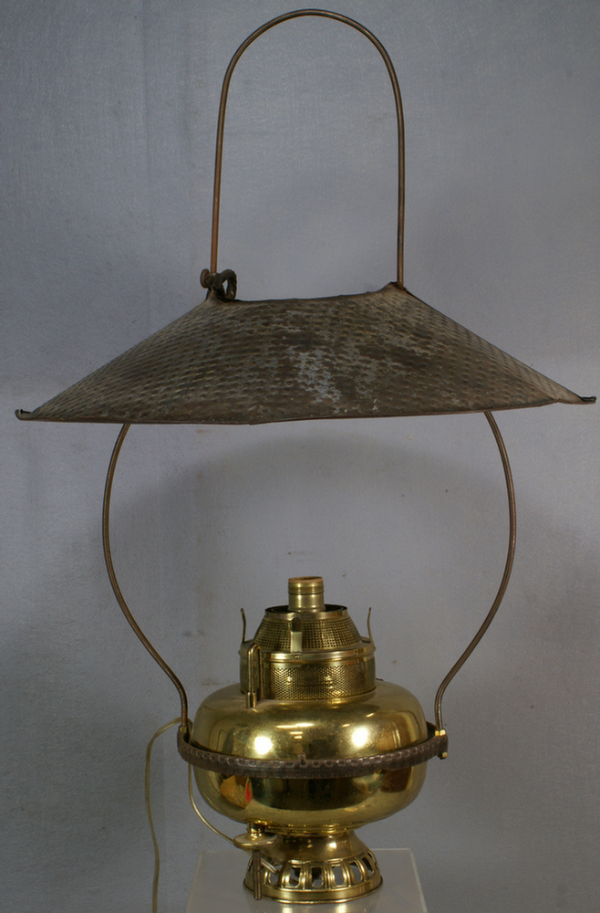 Brass and tin Victorian store lamp  3e359