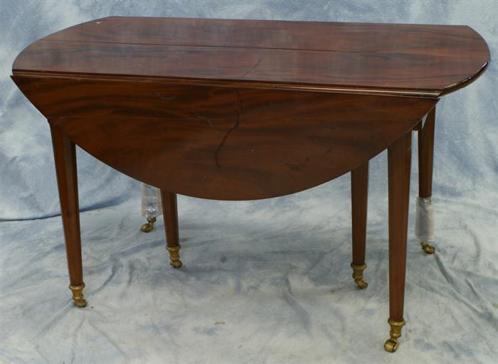 Hepplewhite mahogany drop-leaf dining