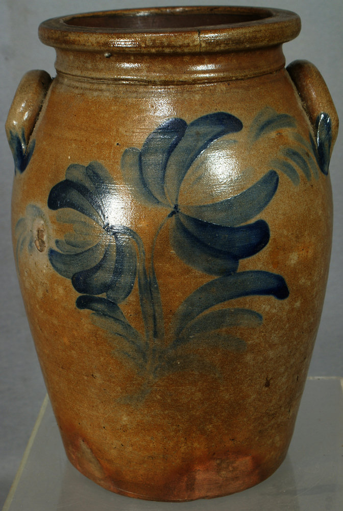 Blue decorated stoneware jar, 10