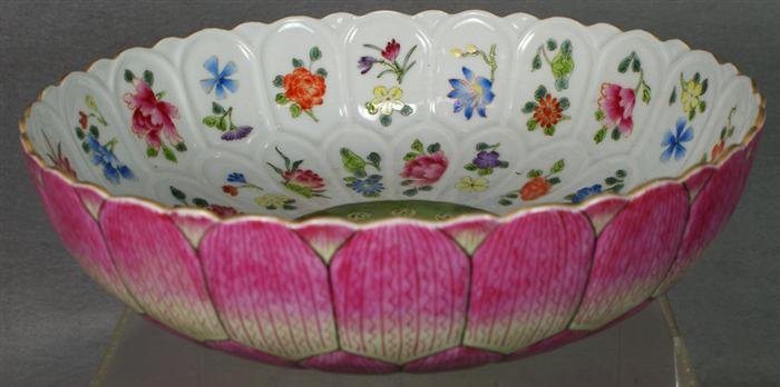 Chinese porcelain lotus design 3e3d0