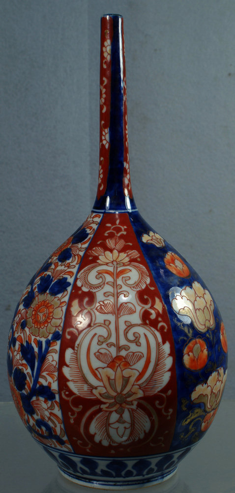 Imari porcelain gourd vase, narrow